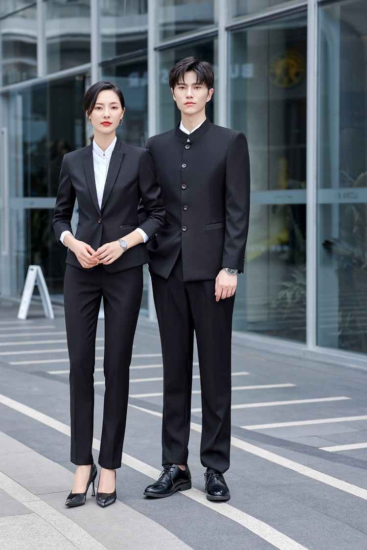 中式西服定做模特展示