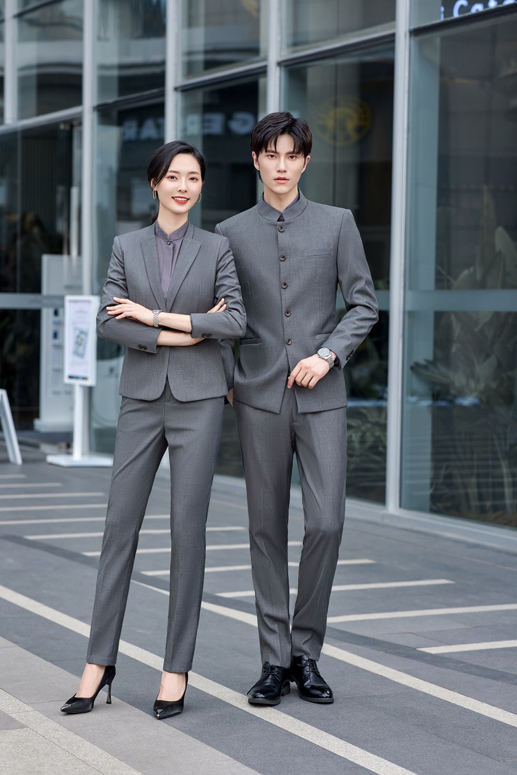 中式西服定做模特展示