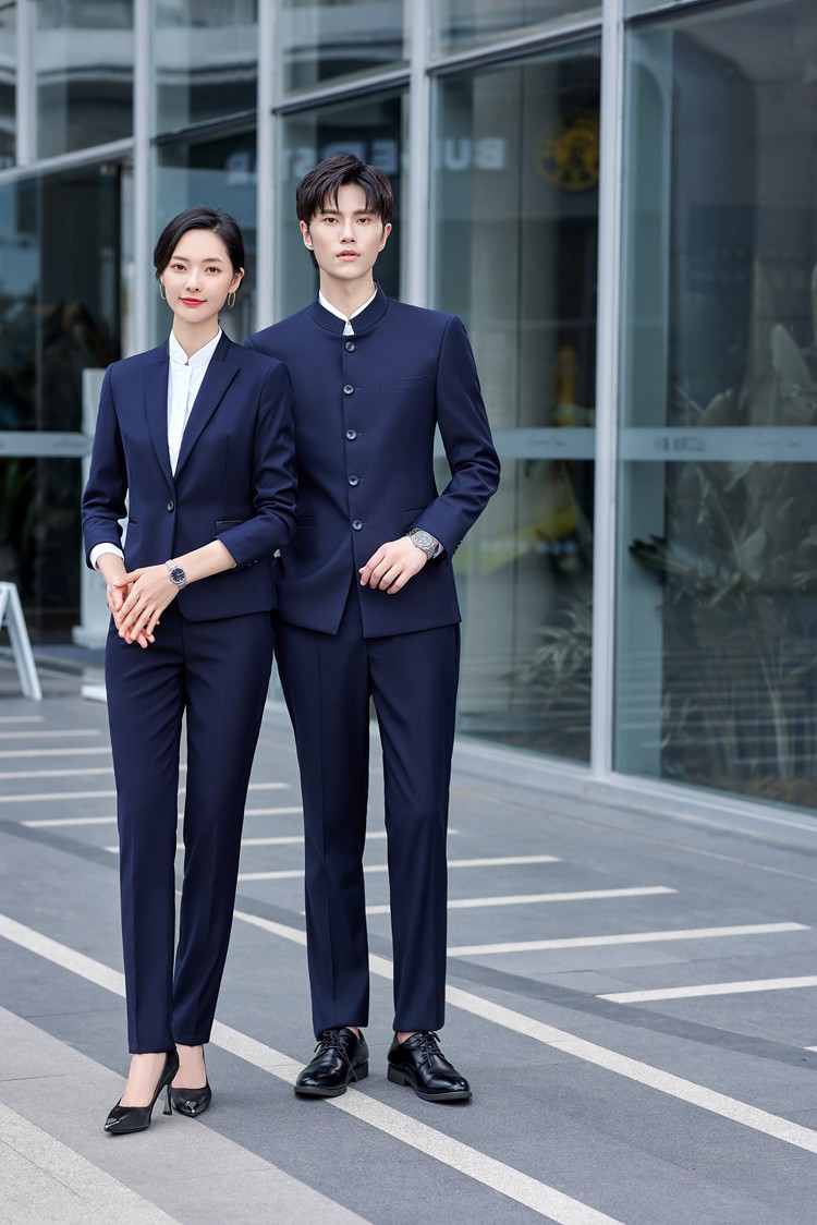 中式西服定做模特展示