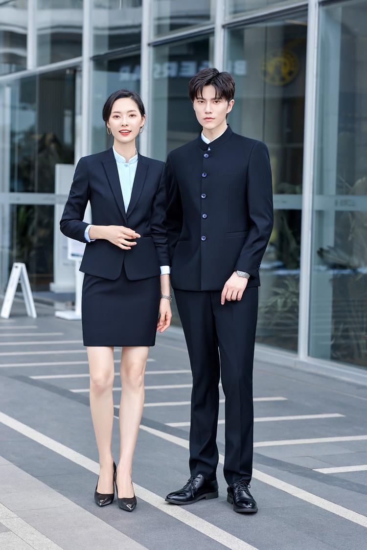 中式西服定做模特展示